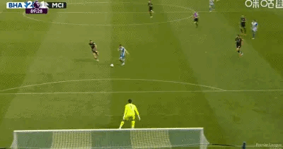 皇冠-Rookie迎来二十赛季出色发挥,西班牙队观众热烈欢呼!比赛高潮迭起-皇冠