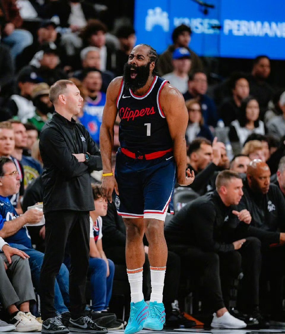 体育投注-塞尔维亚队带队取胜!,哈登重要时刻比赛局势复杂再创辉煌时刻-体育投注